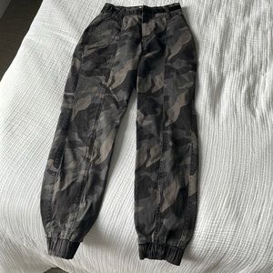 Hollister Camo Joggers